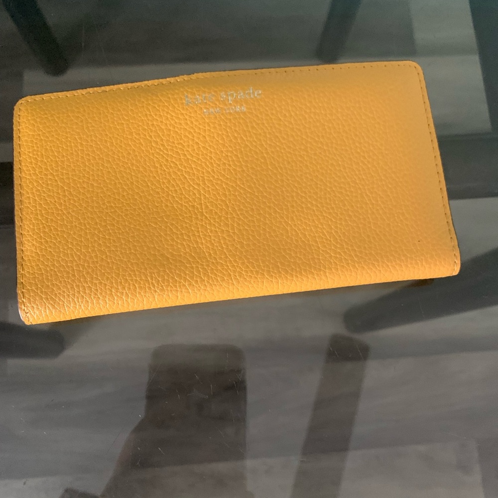 Madison Large Slim Bifold Wallet